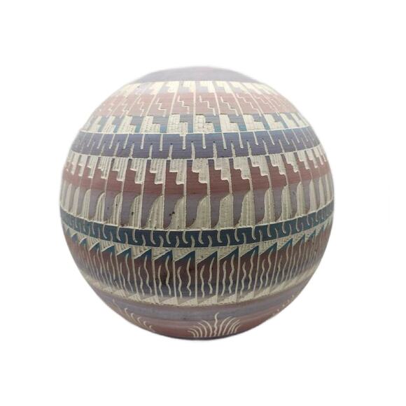 Vintage Navajo Native American Etched Pastel Pottery 8.5" Tall - Picture 7 of 10